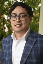 Headshot of Chen Zhou