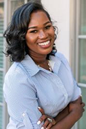 Lauren Easom Headshot