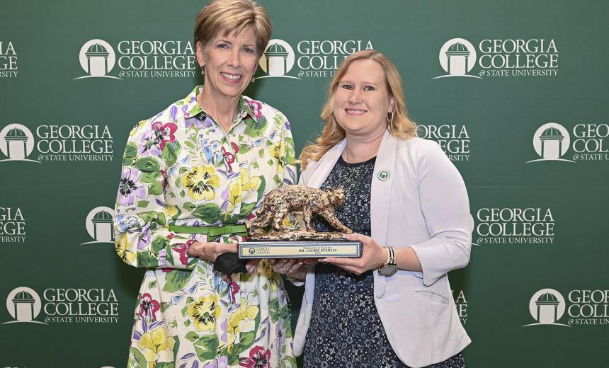 Dr. Laurie Peebles receives 2025 Excellence in Teaching Award