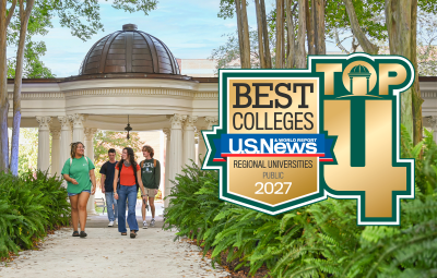 Students walking under the Pergola at Georgia College with a Top 4 US News & World Report logo